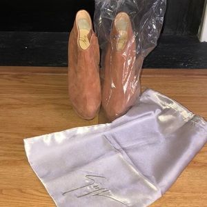 Authentic Giuseppe Zanotti Cam Naked